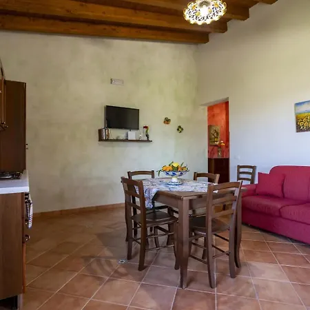 Holiday home Casa Le Antiche Macine Bilocale Immerso Fra Gli Ulivi